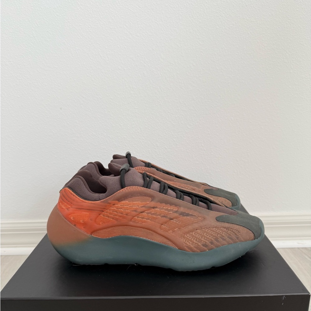 Stylish Men's Sneakers in Orange and Gray